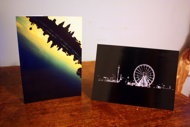 Turn your travel photos into souvenirs like this stationary.